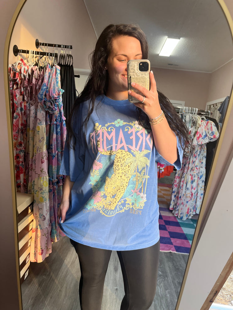 GRAPHIC TEES