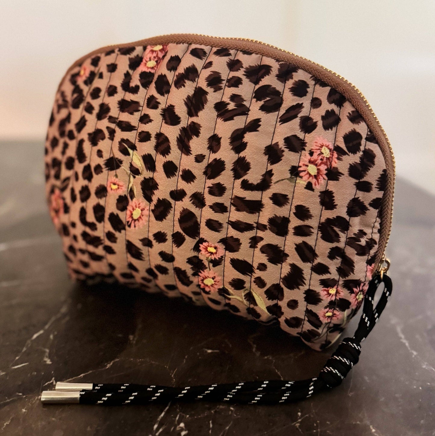 **DOORBUSTER**Vintage-Inspired Quilted Cosmetic Case