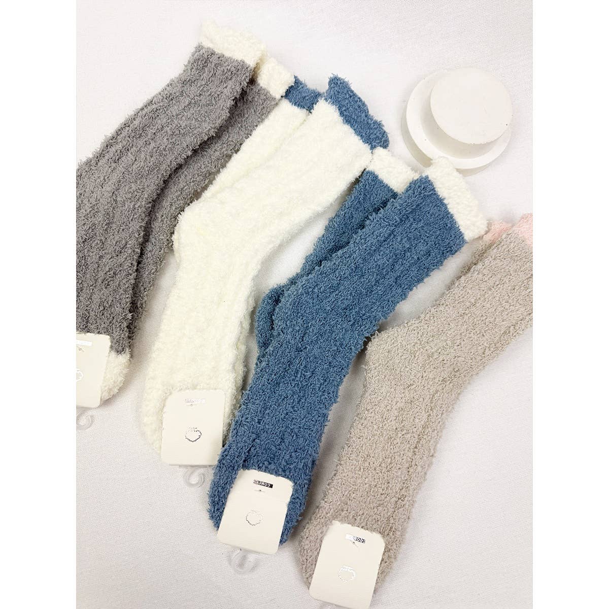 **DOORBUSTER**Cable Knit Pattern Two Tone Cozy Socks