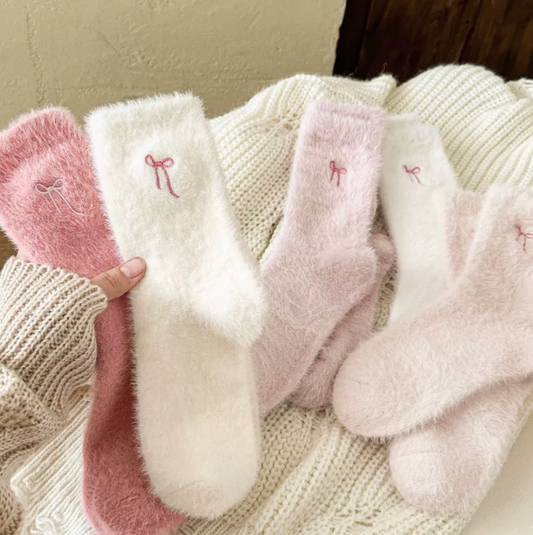 Soft Winter Fuzzy Bow Socks (JIBA)