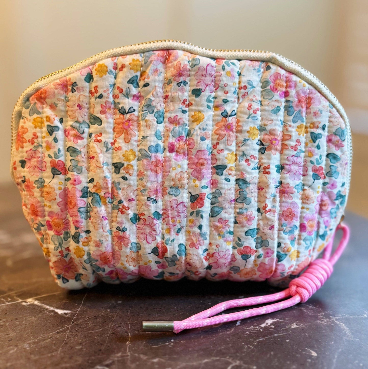 **DOORBUSTER**Vintage-Inspired Quilted Floral Cosmetic Case