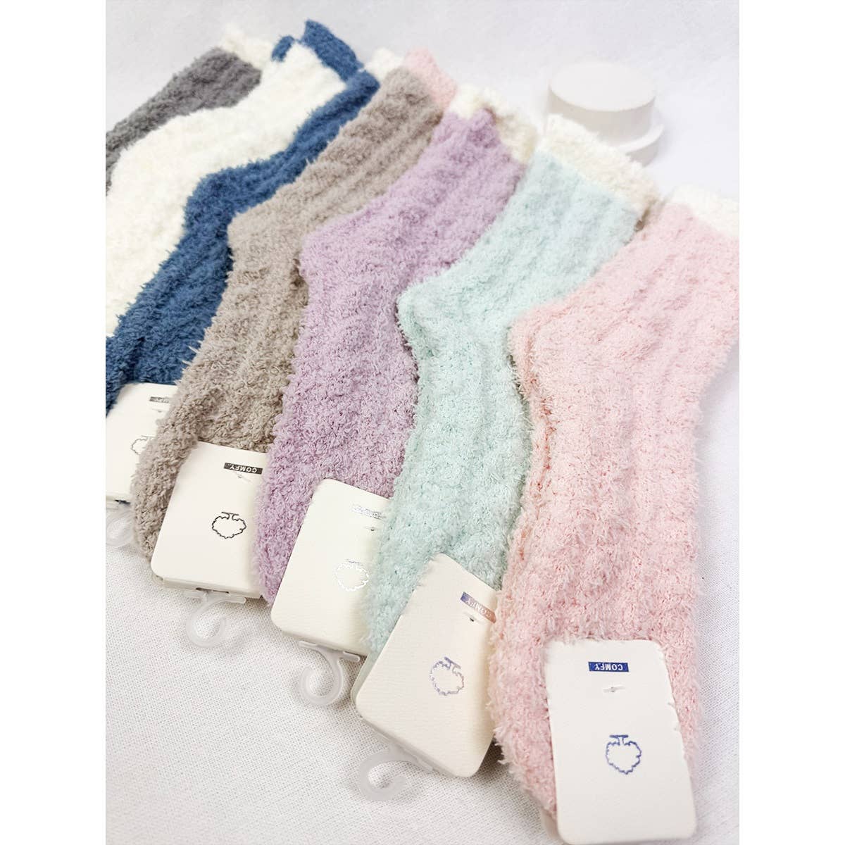 **DOORBUSTER**Cable Knit Pattern Two Tone Cozy Socks