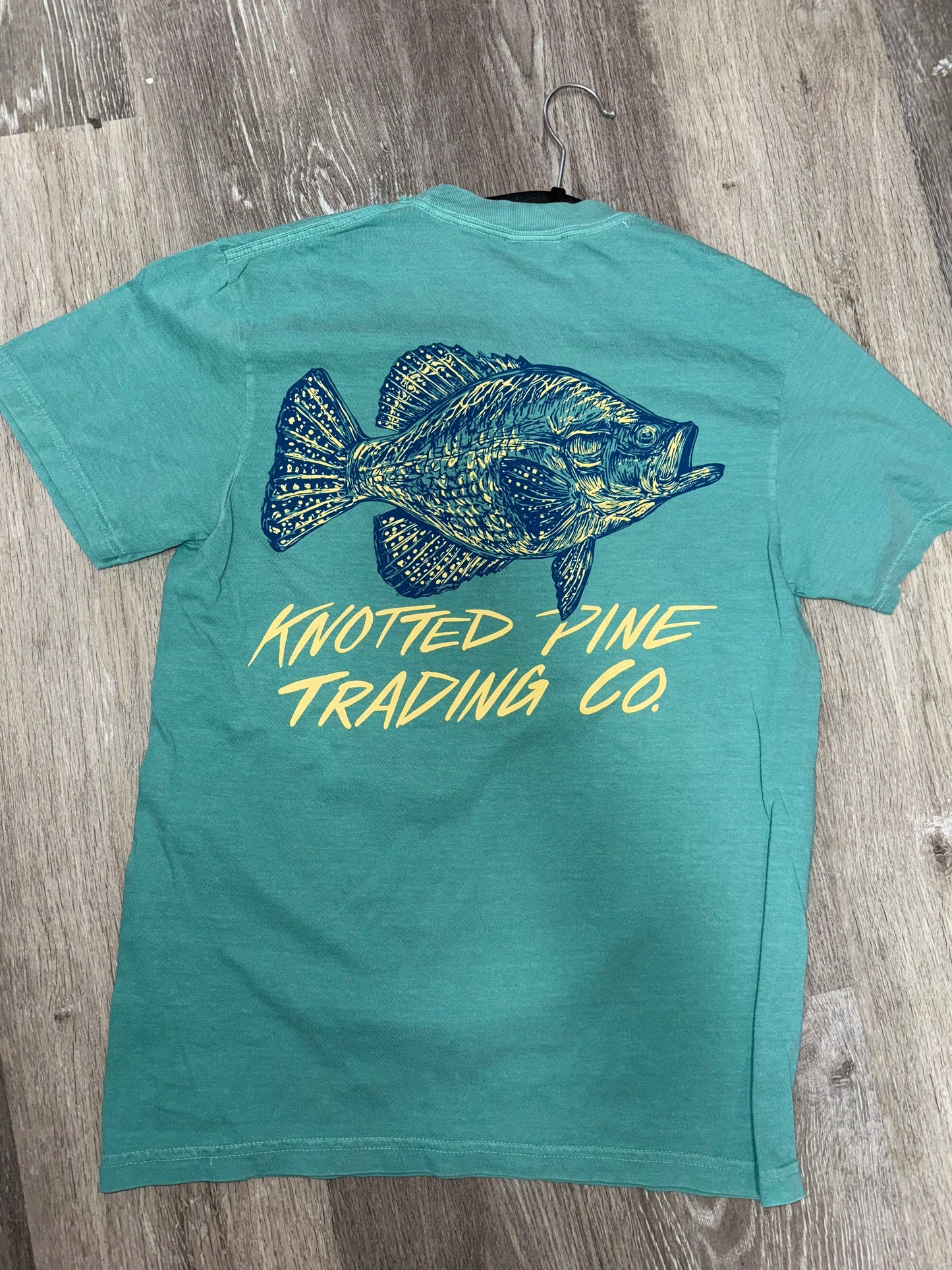 Men’s Crappie Knotted Pine T-Shirt