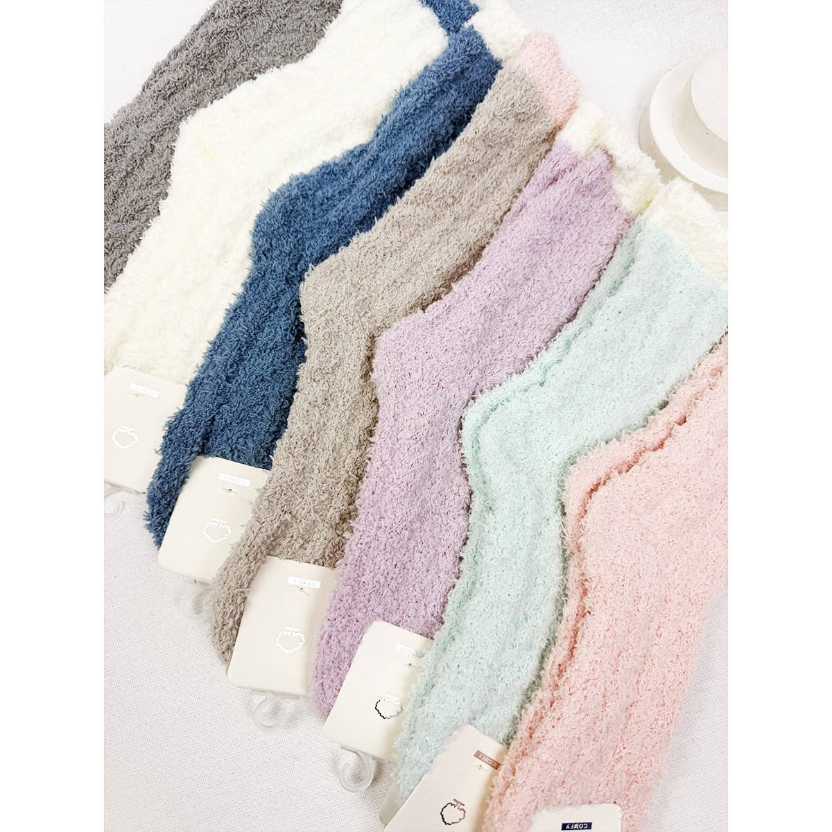 **DOORBUSTER**Cable Knit Pattern Two Tone Cozy Socks