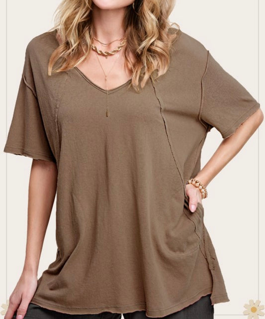 Stretchy V-Neck Pocket Short Sleeve Top