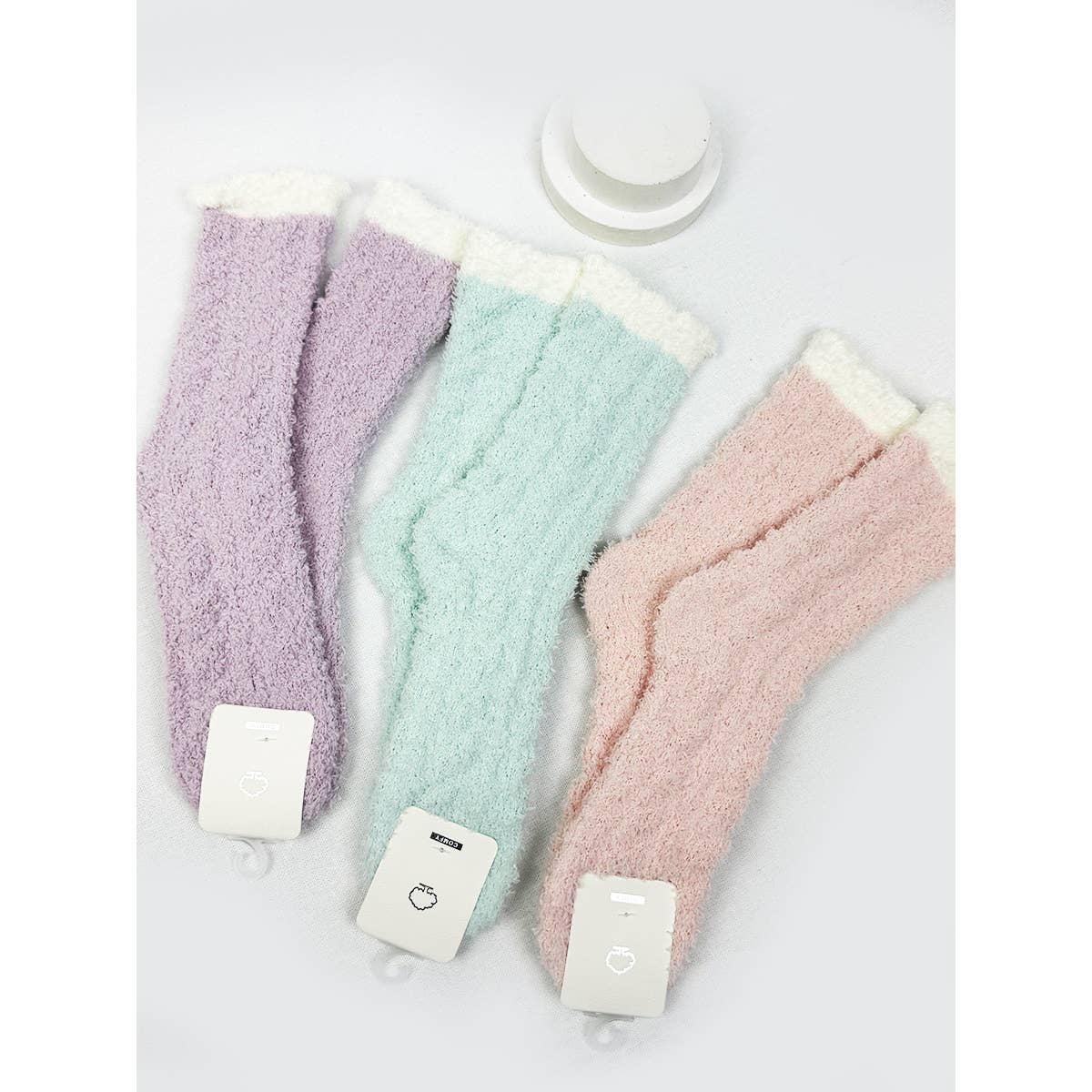 **DOORBUSTER**Cable Knit Pattern Two Tone Cozy Socks