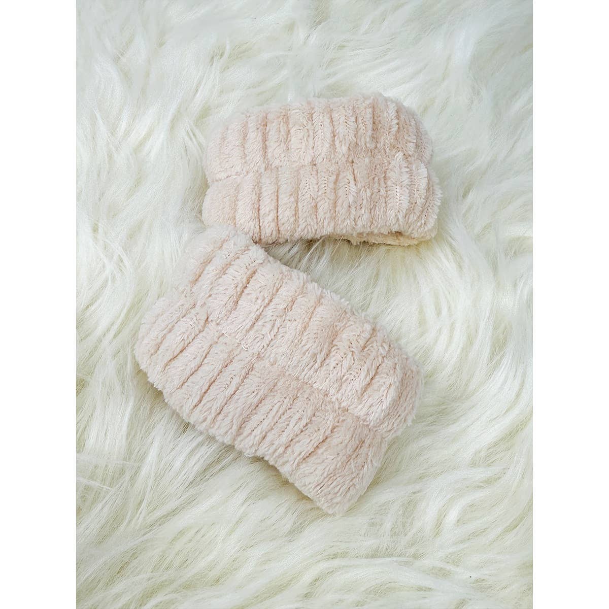 **DOORBUSTER**Neutral Tone Wrist Bands Towel Set